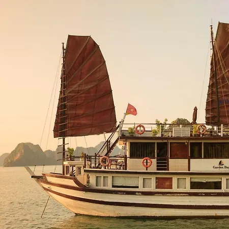 Garden Bay Premium Cruise Hotel
